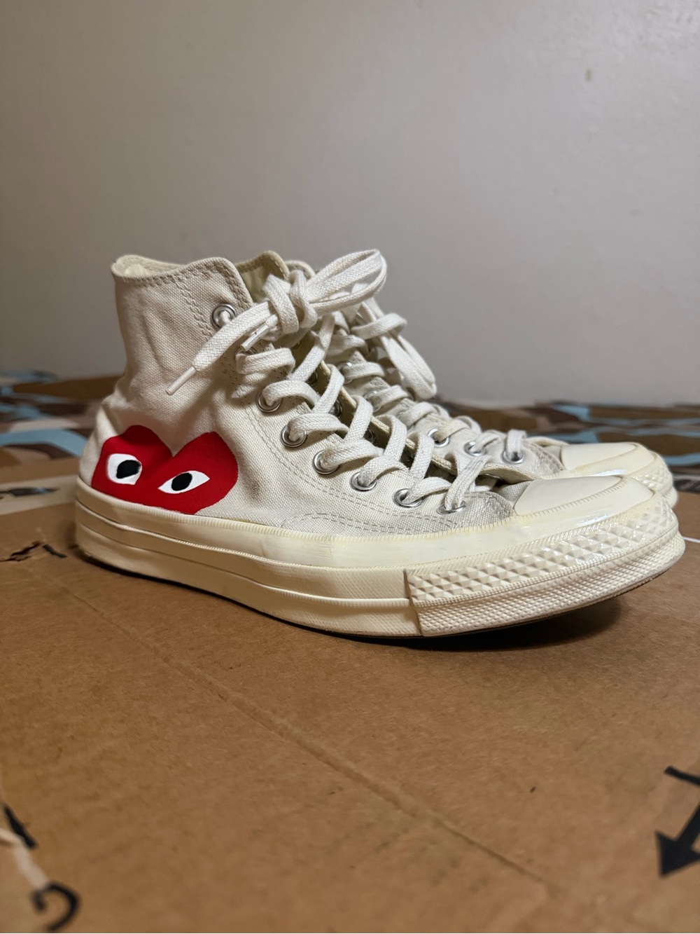 Converse Kids Cream High-Top Sneakers with Red Heart Graphic